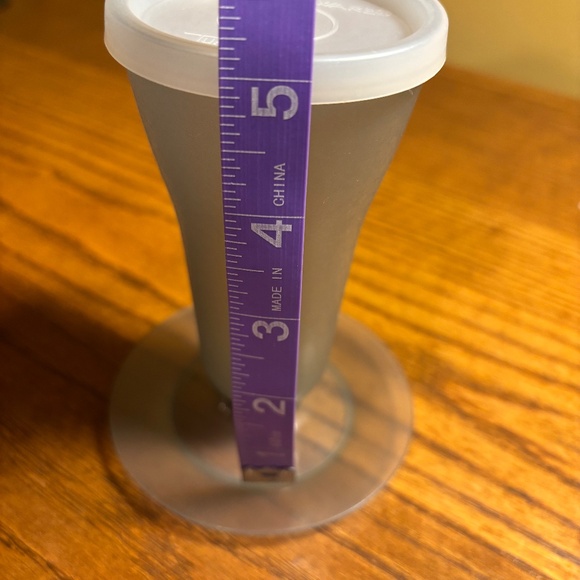 6 Vintage Tupperware Sundae/Parfait Cups (only 4 lids) - Picture 7 of 7